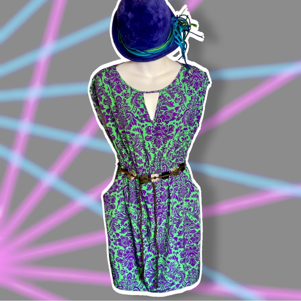 Beautiful green/purple paisley print dress with pockets